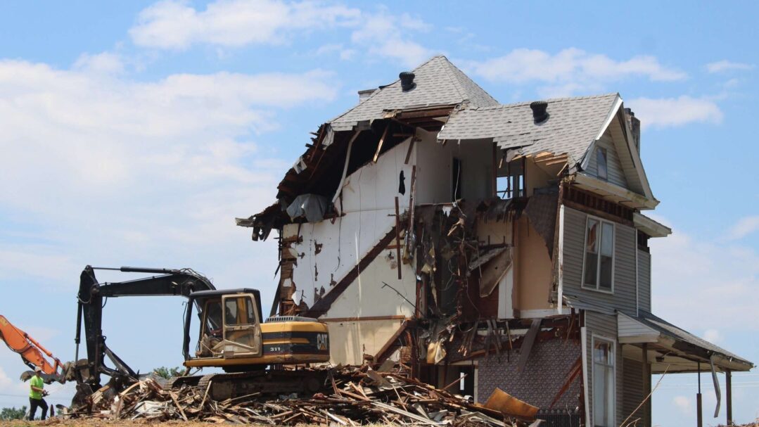 BULLY WITH A RIGHTEOUS CAUSE